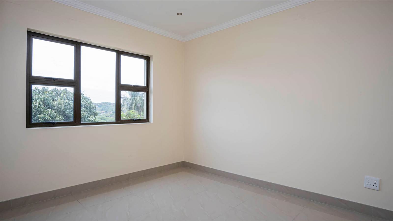 2 Bed Apartment in Temple Valley photo number 20