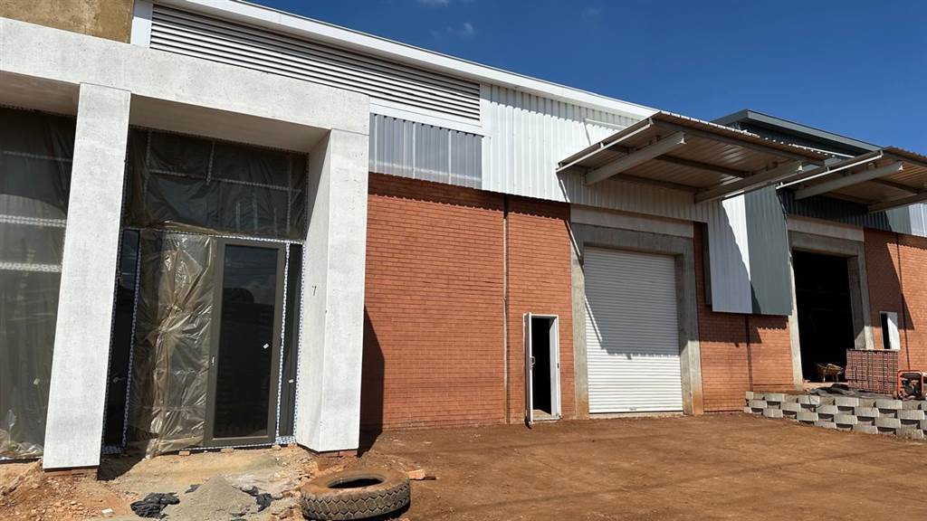 590  m² Industrial space in Highveld photo number 1