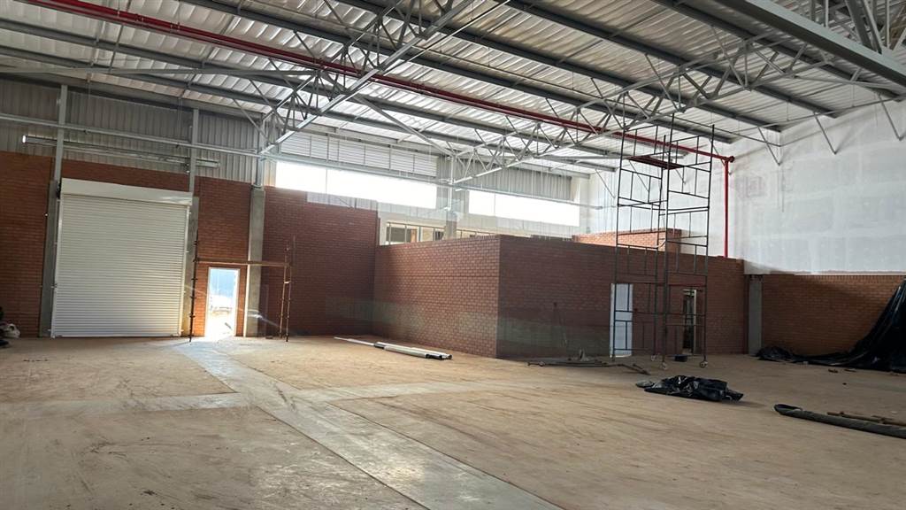 590  m² Industrial space in Highveld photo number 5