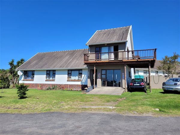 3 Bed House in Cove Rock