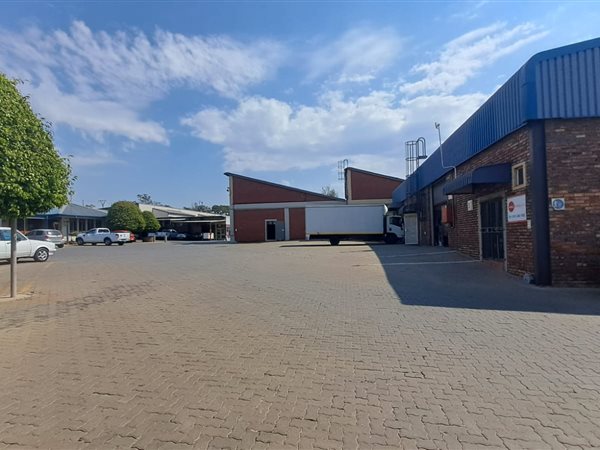 271  m² Industrial space