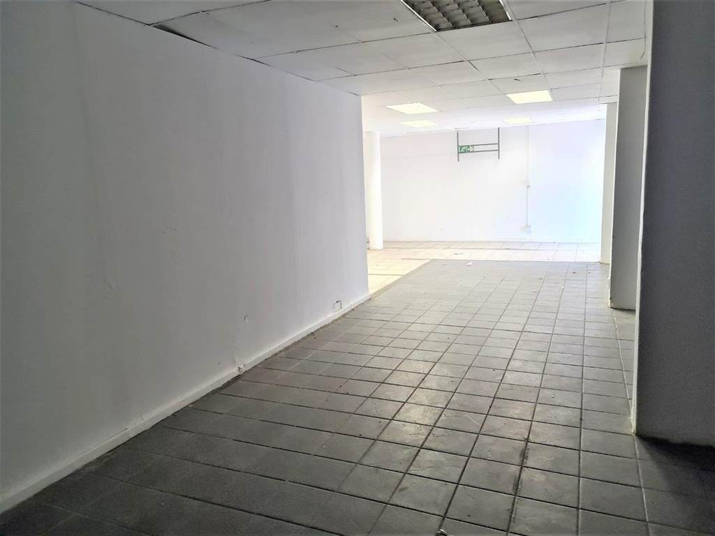 Commercial space in Parow Central photo number 4