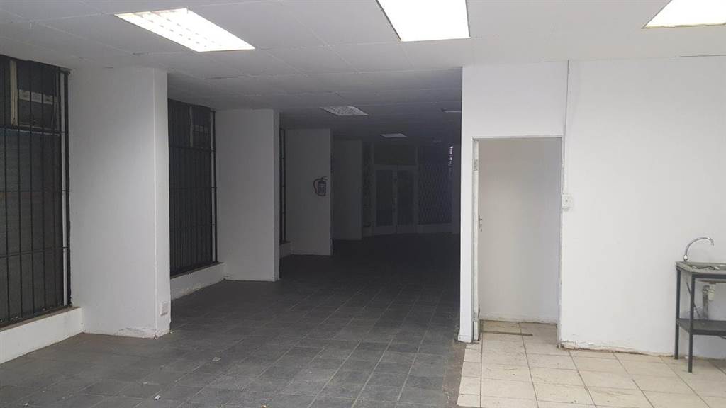 Commercial space in Parow Central photo number 13