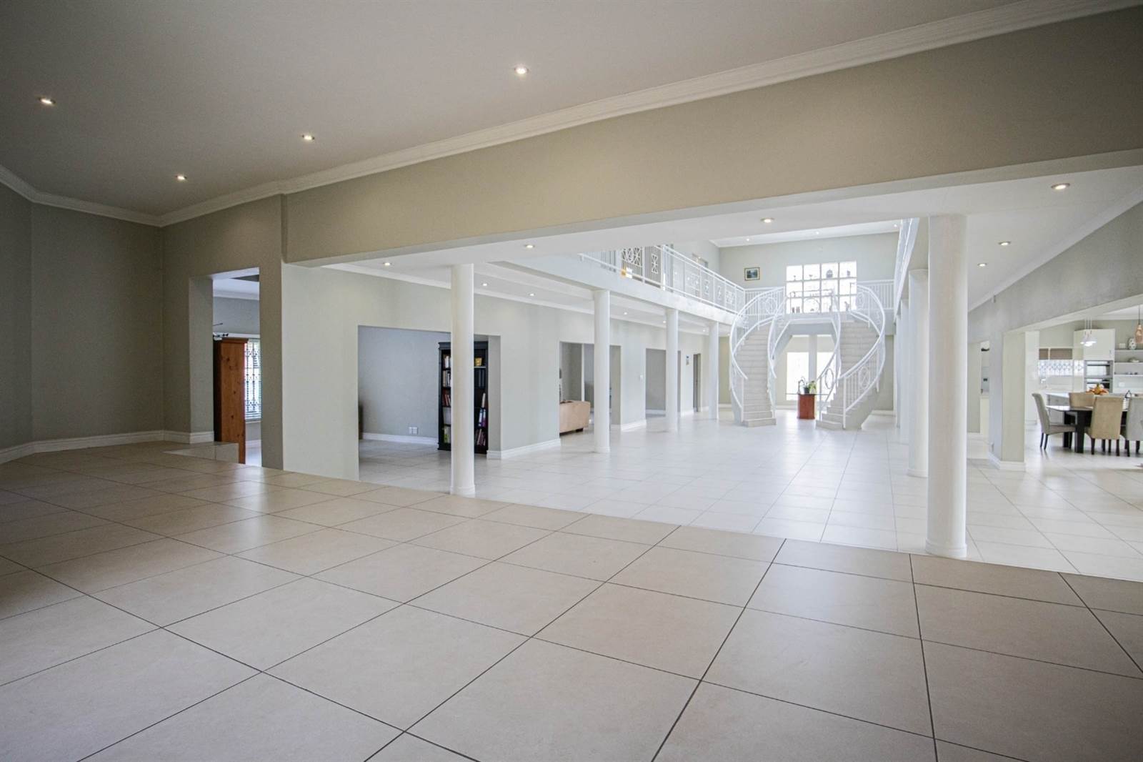 5 Bed House in Bryanston photo number 1