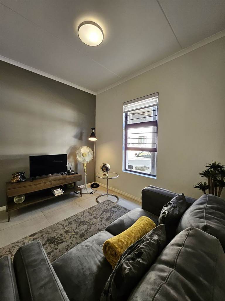 1 Bed Apartment in Erand Gardens photo number 6