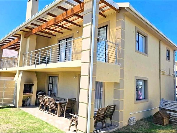 3 Bed Townhouse in Mossel Bay Ext 15