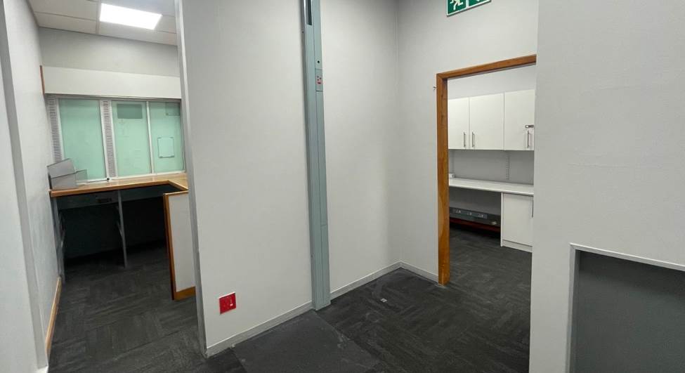 110.5  m² Commercial space in Meadowridge photo number 9