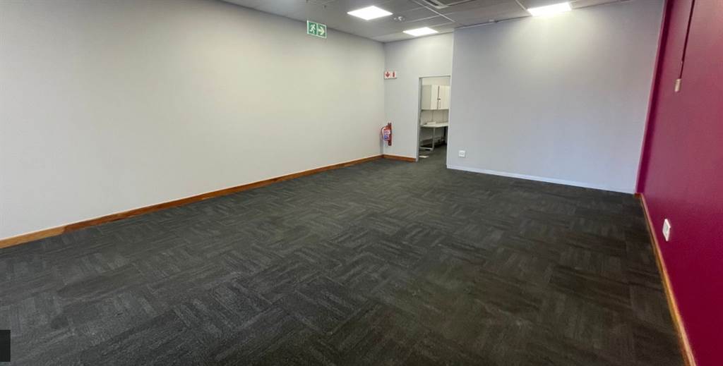 110.5  m² Commercial space in Meadowridge photo number 5