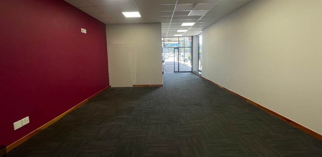 110.5  m² Commercial space in Meadowridge photo number 6