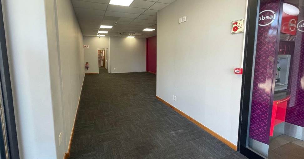 110.5  m² Commercial space in Meadowridge photo number 3