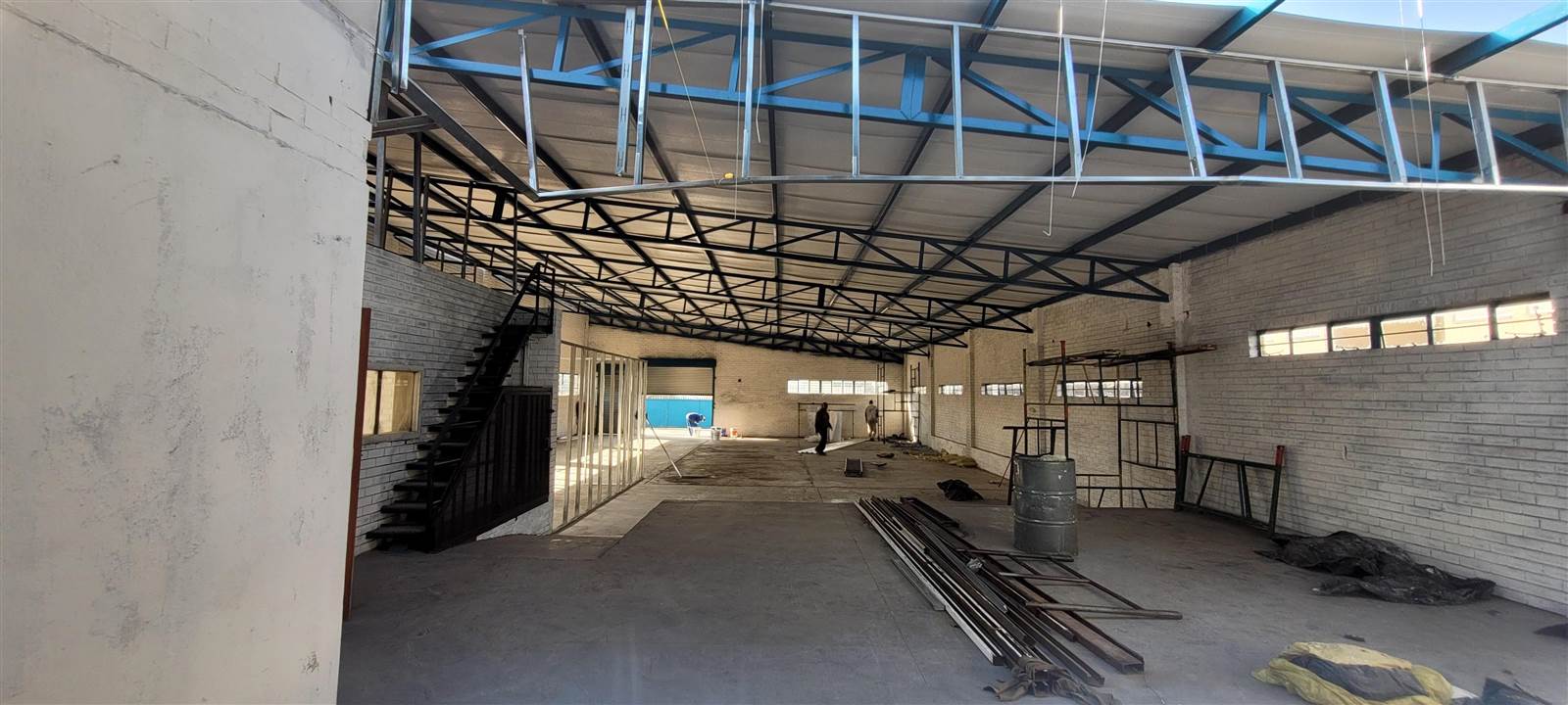 500  m² Industrial space in Stormill photo number 2