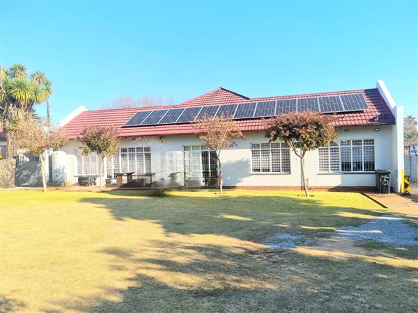 5 Bedroom House 5 Bedroom House
