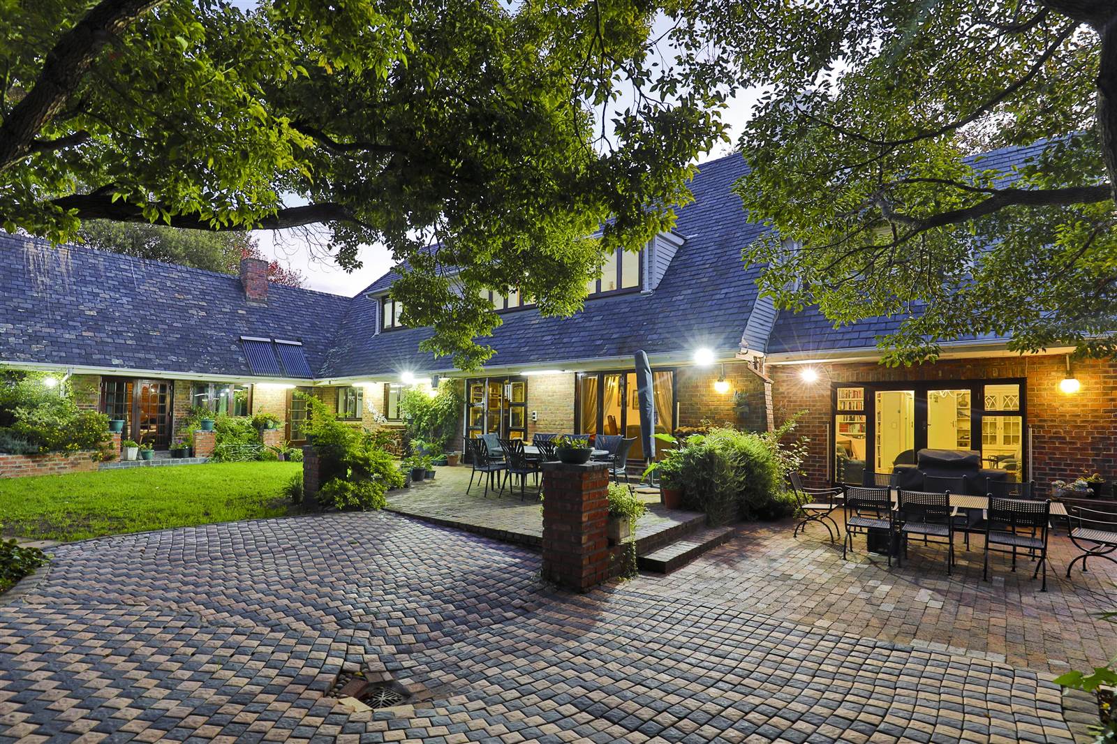 6 Bed House in Rondebosch photo number 4