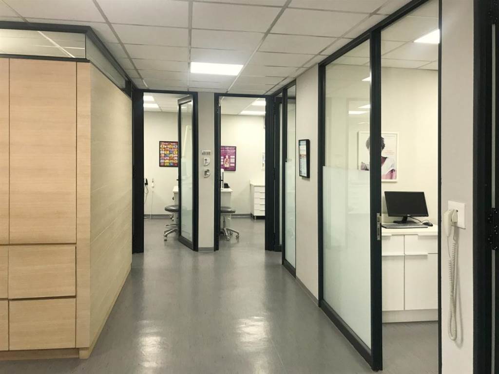 263  m² Office Space in Bedfordview photo number 3