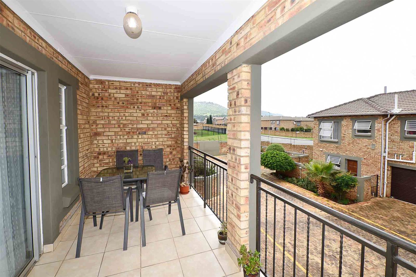 3 Bed Townhouse in Wilgeheuwel photo number 15