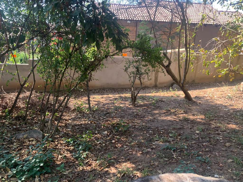 1789 m² Land available in Sonheuwel photo number 5