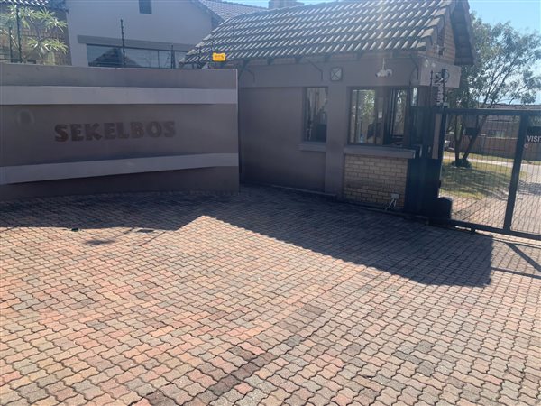 1789 m² Land available in Sonheuwel