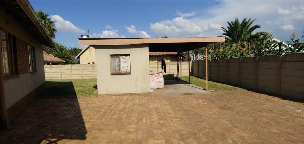 4 Bed House in Impala Park photo number 24