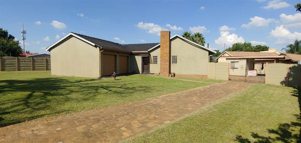 4 Bed House in Impala Park photo number 1