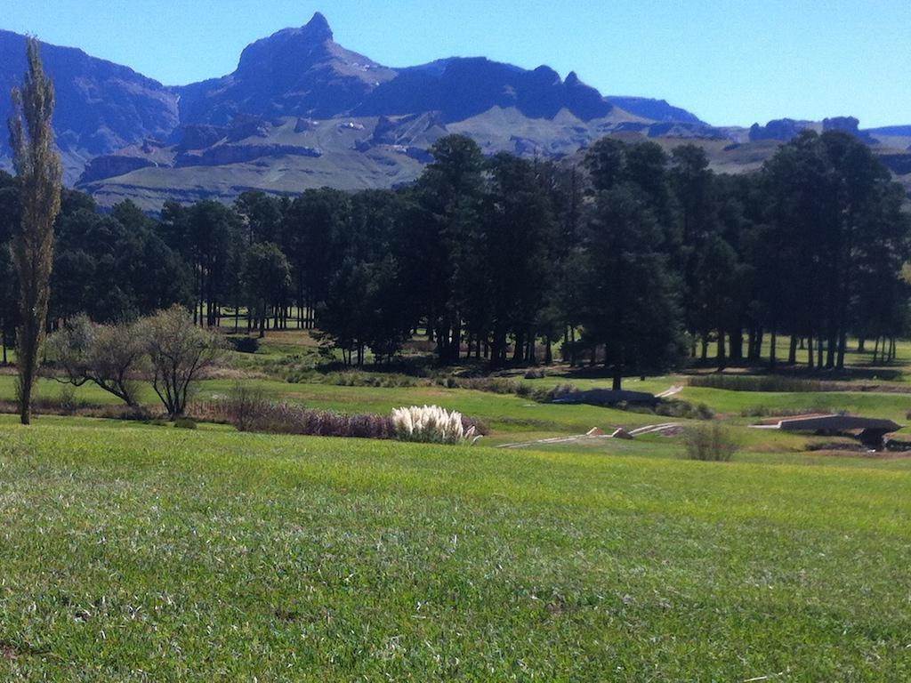 2000 m² Land available in Underberg photo number 2