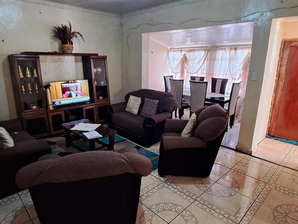 4 Bed House in Thaba Nchu