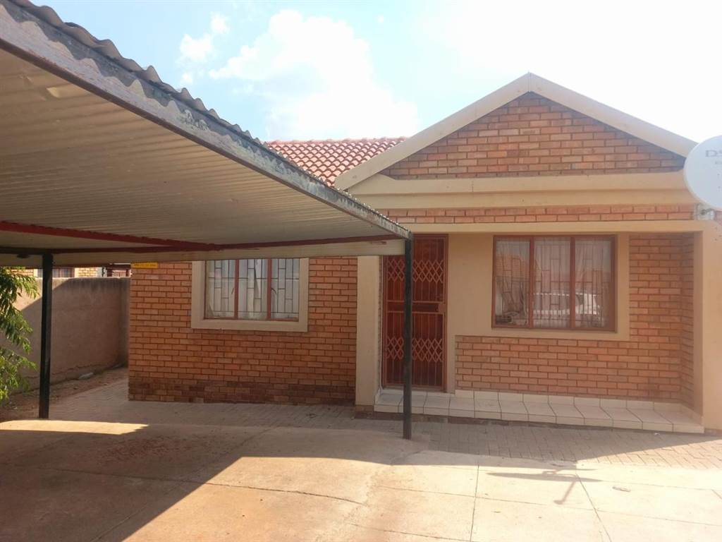 2 Bed House in Rethabile Gardens photo number 1