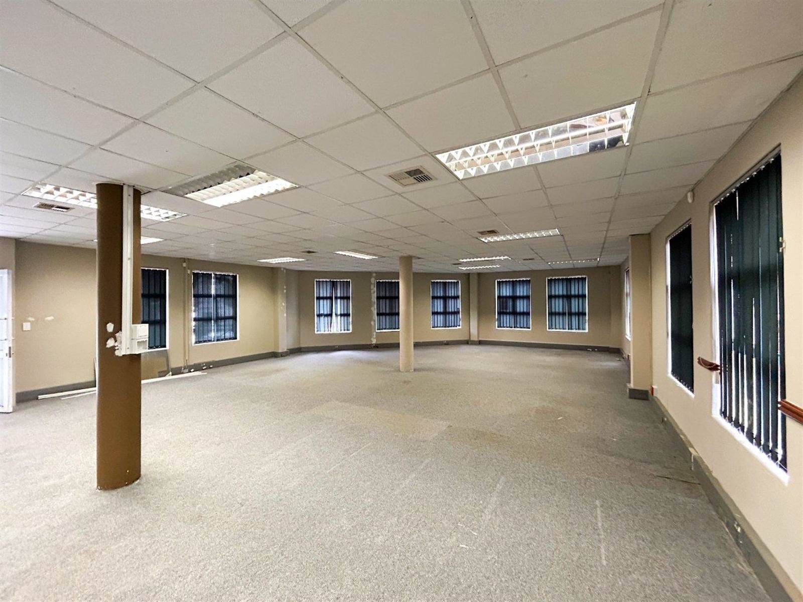 320  m² Office Space in Mt Edgecombe photo number 1