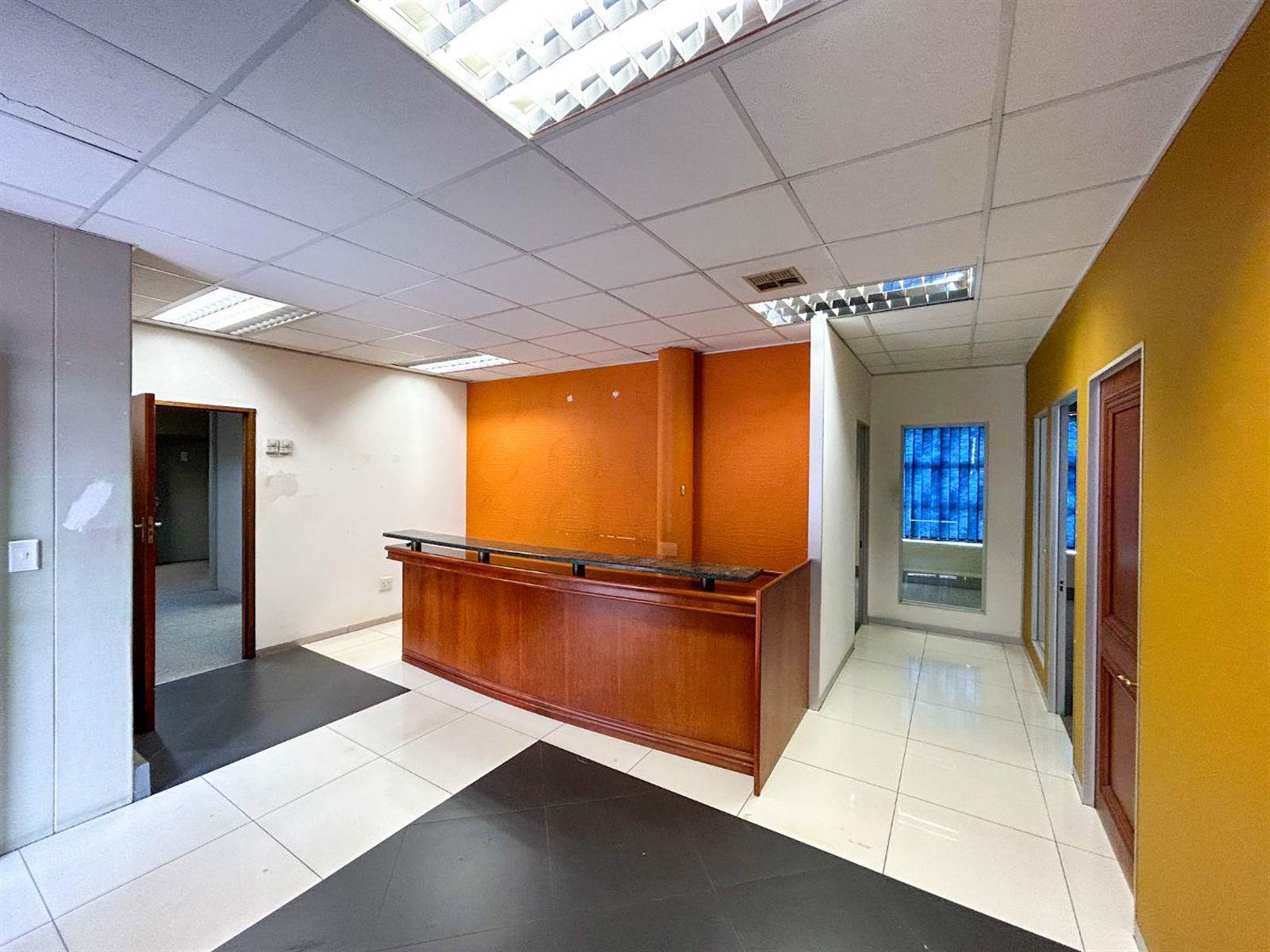 320  m² Office Space in Mt Edgecombe photo number 2