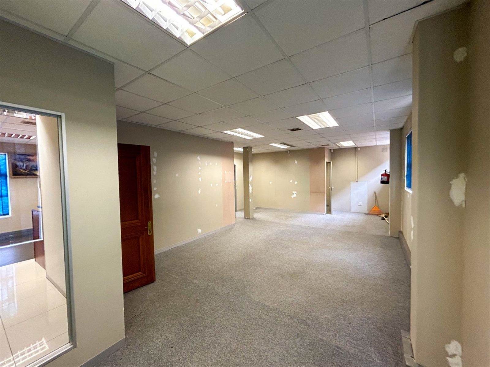 320  m² Office Space in Mt Edgecombe photo number 6