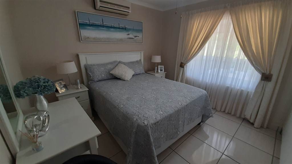 5 Bed Duplex in Ifafa Beach photo number 24