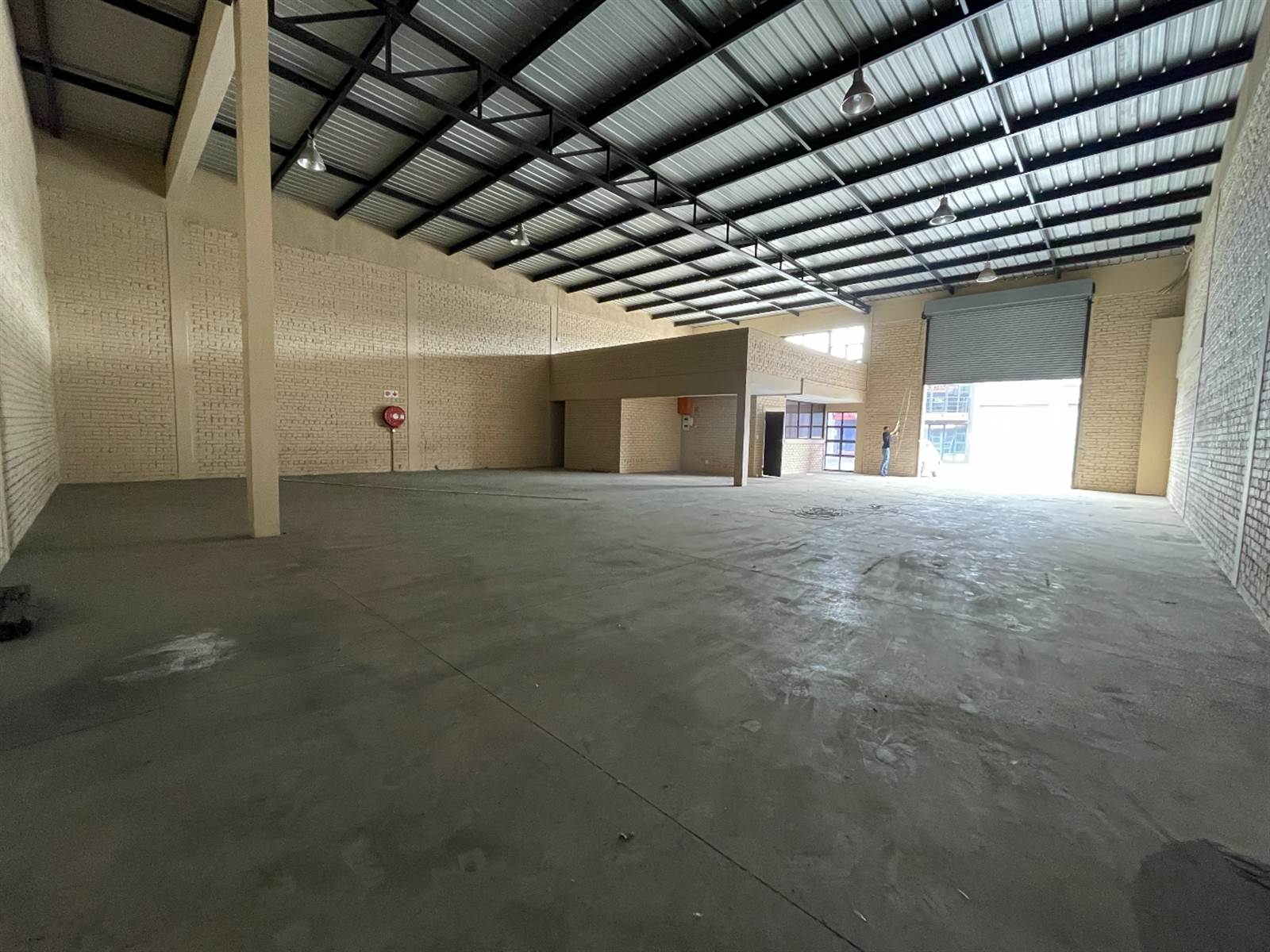 396  m² Commercial space in Pomona photo number 1