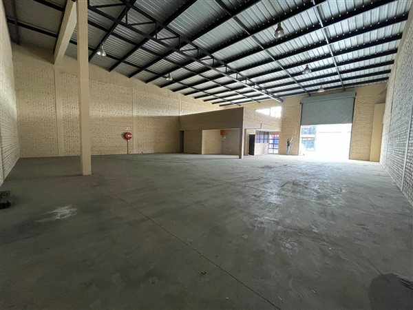 396  m² Commercial space in Pomona