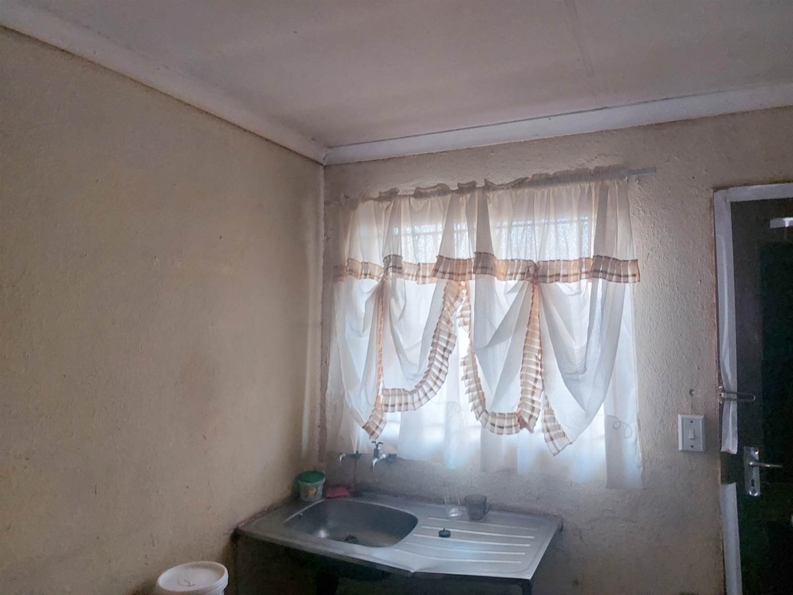 3 Bed House in Sebokeng Zone 17 photo number 4