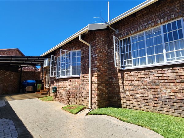 3 Bed Townhouse in Uitsig