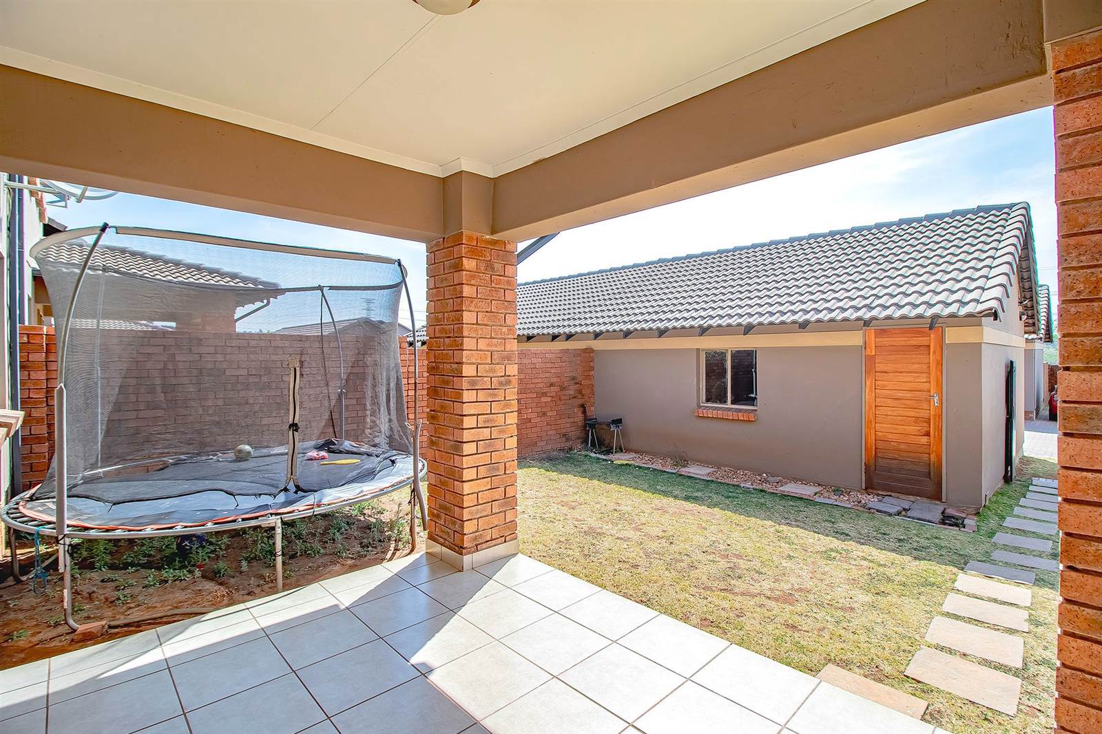 4 Bed Townhouse in Mooikloof Ridge photo number 26