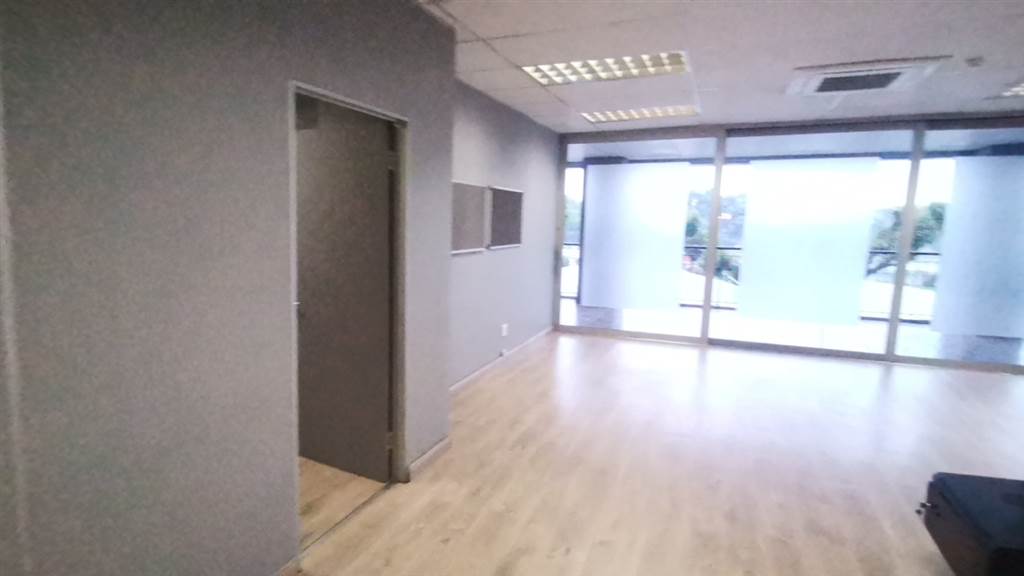 84.17  m² Commercial space in Bedfordview photo number 8