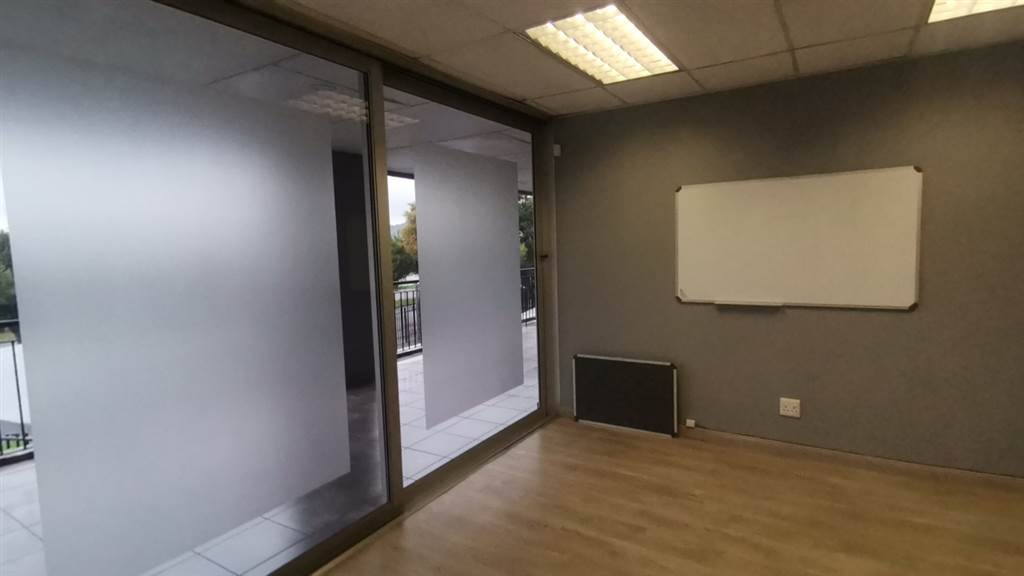 84.17  m² Commercial space in Bedfordview photo number 12