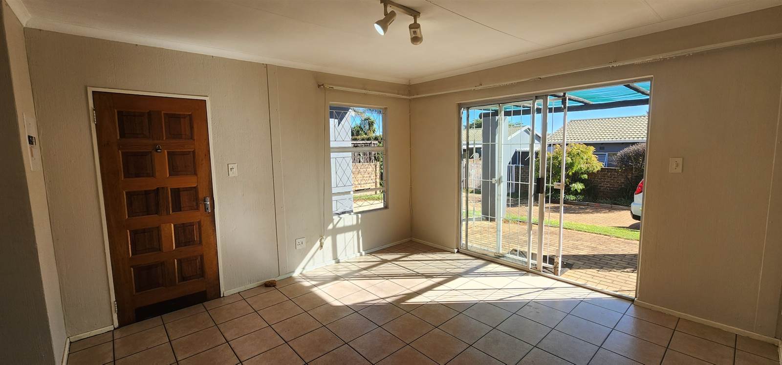 2 Bed Townhouse in Fairland photo number 9
