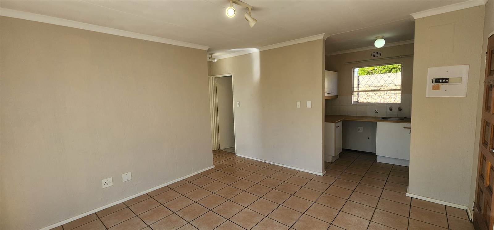 2 Bed Townhouse in Fairland photo number 7