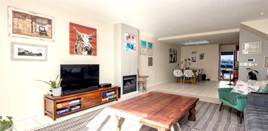 3 Bed Townhouse in Camps Bay photo number 14