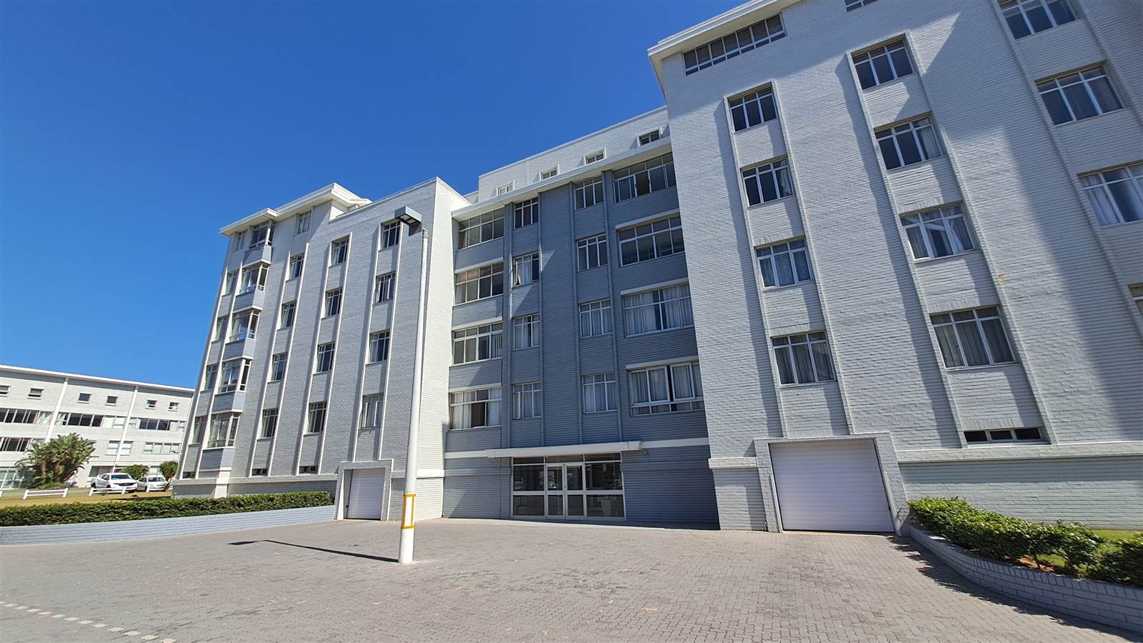 2 Bed Apartment in Summerstrand photo number 1
