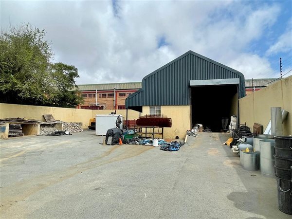 380  m² Industrial space