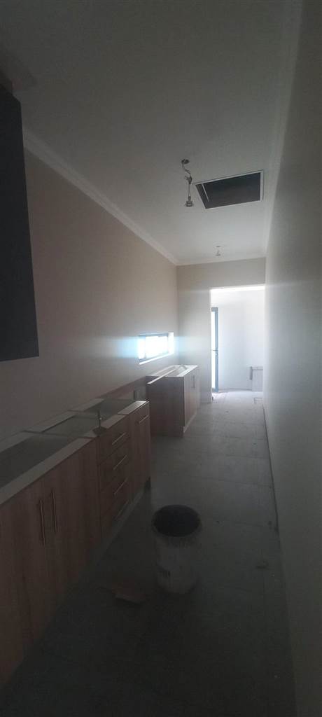 4 Bed House in Kathu photo number 7