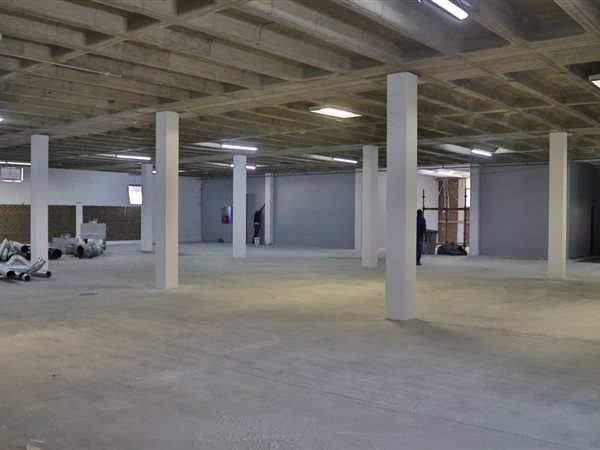 1 593  m² Commercial space