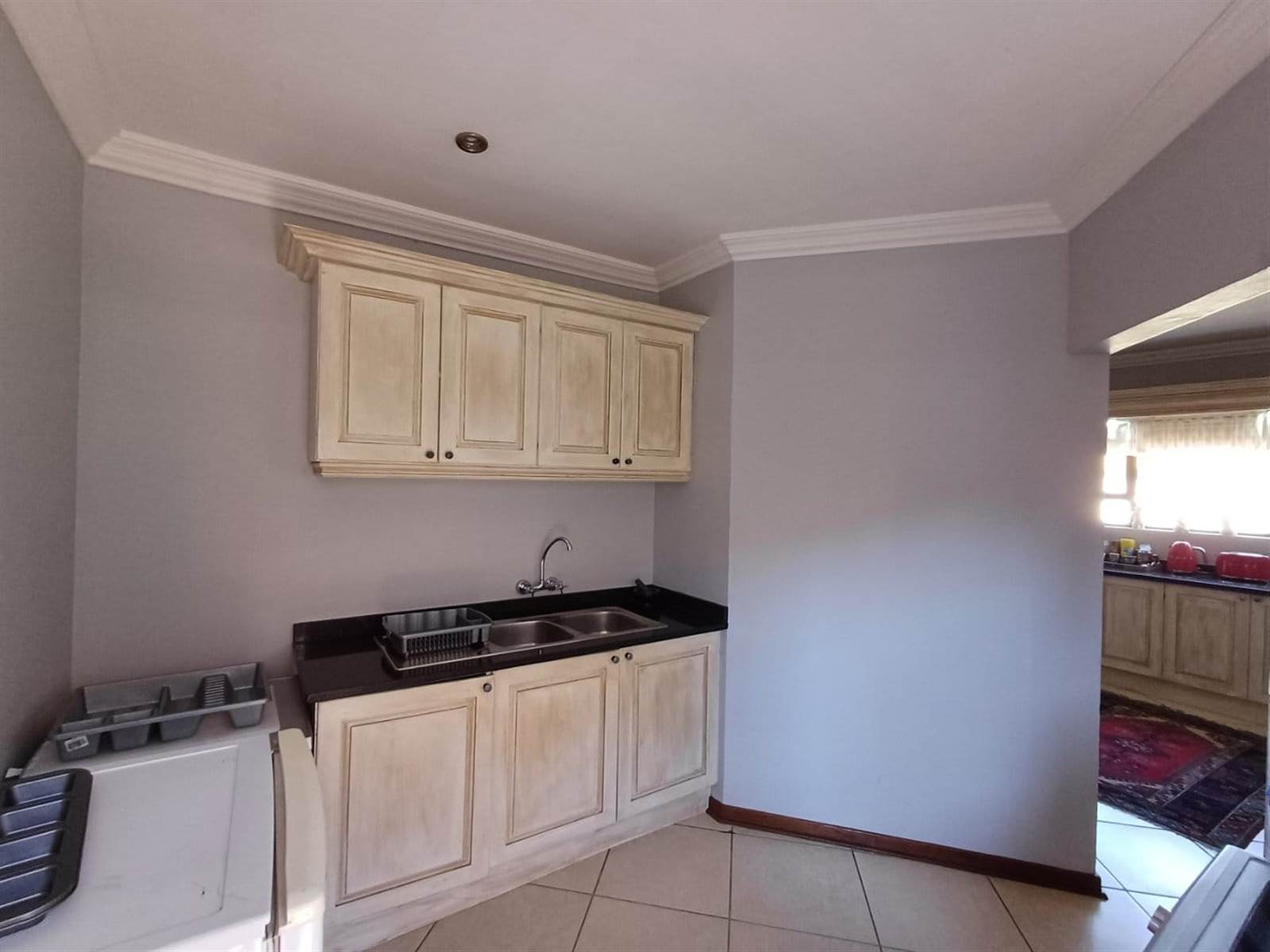 3 Bed Townhouse in Wilkoppies photo number 11