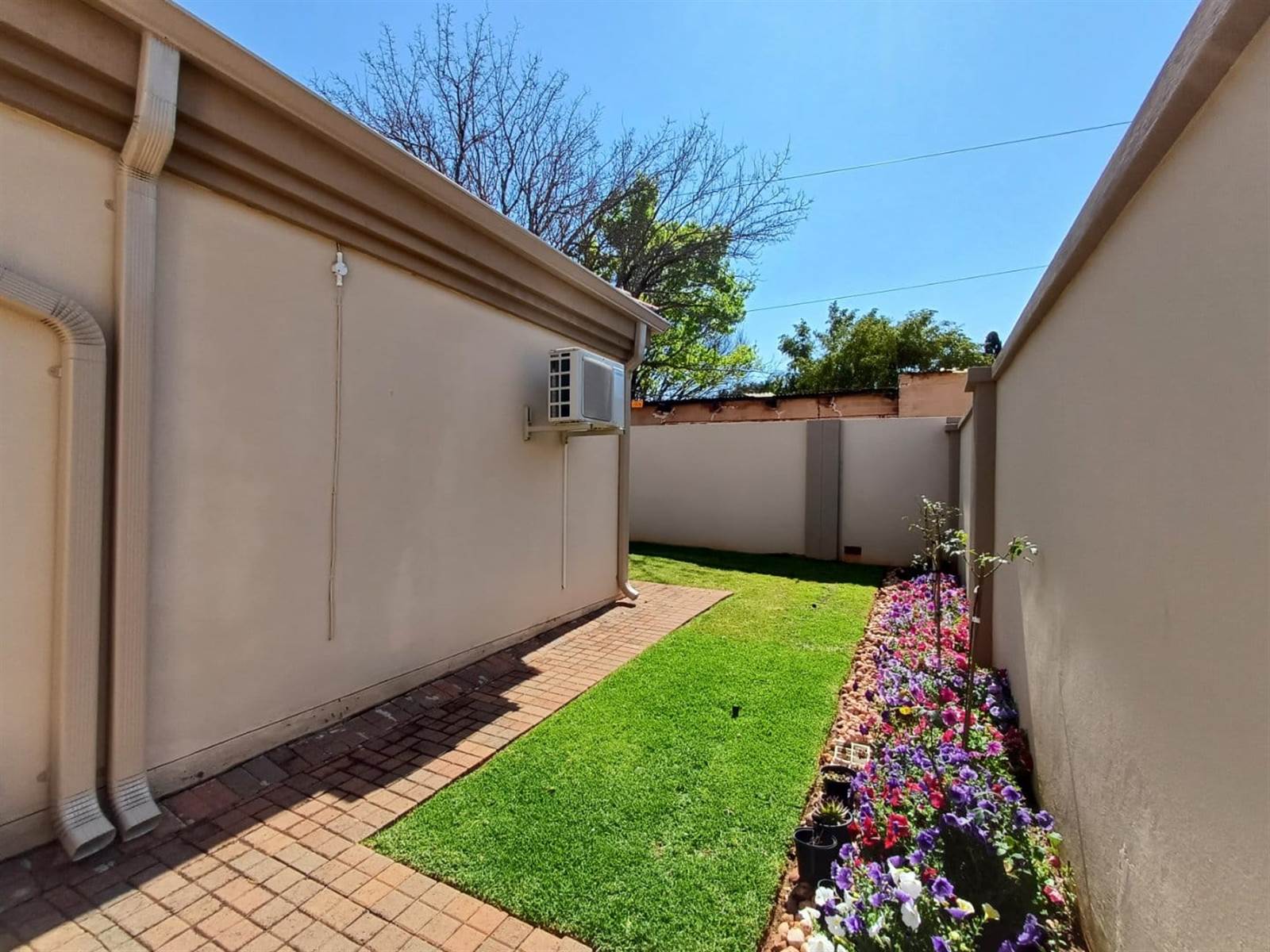 3 Bed Townhouse in Wilkoppies photo number 25
