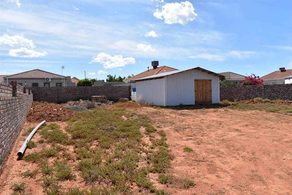 1135 m² Land available in Oudtshoorn Central photo number 2