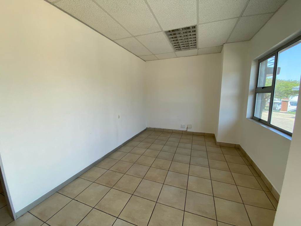 188  m² Commercial space in Commercia photo number 18