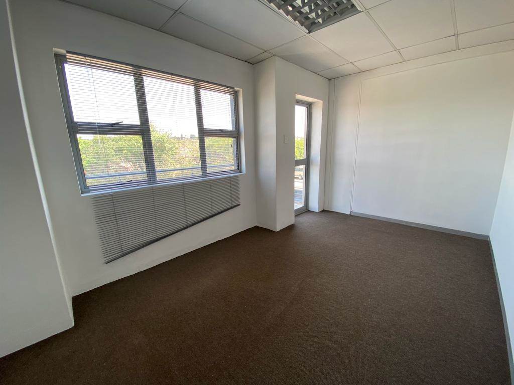 188  m² Commercial space in Commercia photo number 13