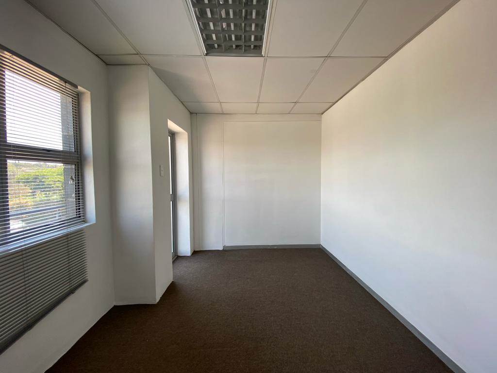 188  m² Commercial space in Commercia photo number 14